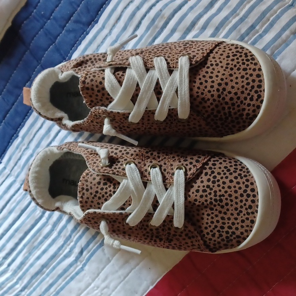 Maurices Lightweight Animal Print Sneaker ~ Size 7 Medium
